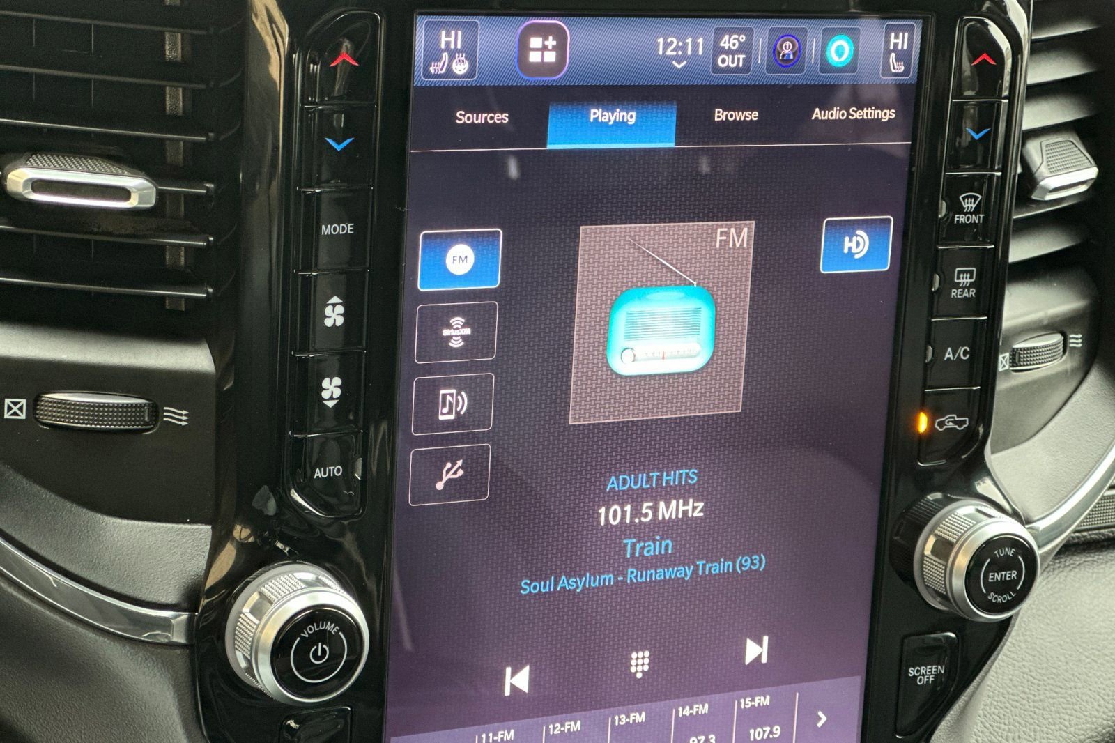 Used 2025 RAM 1500 Laramie image 18