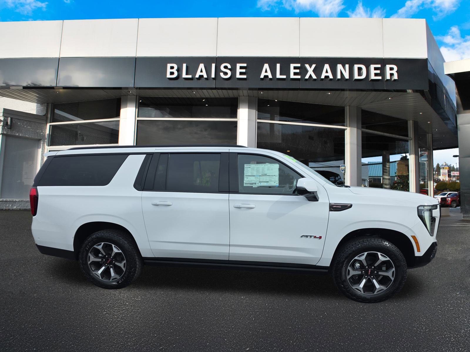 New 2025 GMC Yukon XL AT4 Ultimate video 2