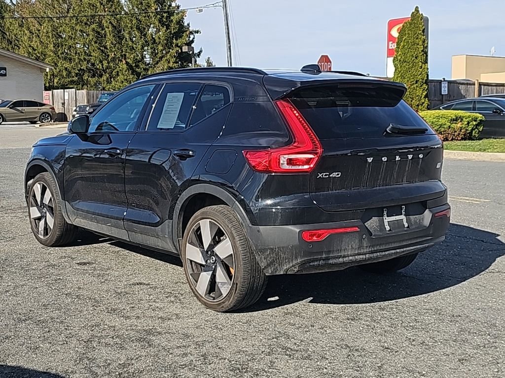 Used 2023 Volvo XC40 Recharge Plus image 14