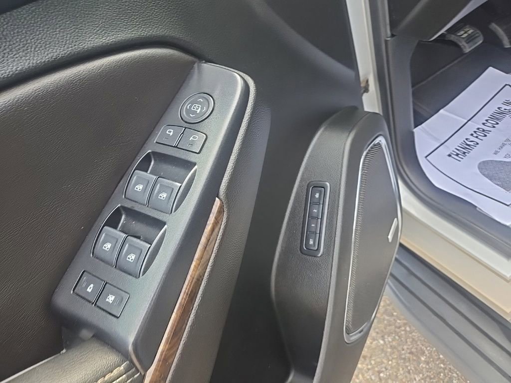Used 2019 Chevrolet Suburban LT AWD/4WD image 19