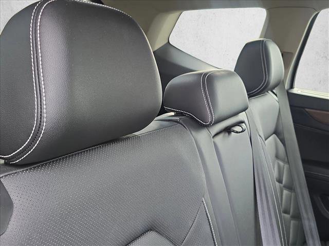 Used 2024 Volkswagen Atlas SE w/ Black Wheel Package image 18