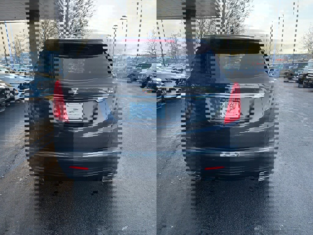 Used 2017 Cadillac XT5 Luxury w/ Driver Awareness Package image 5