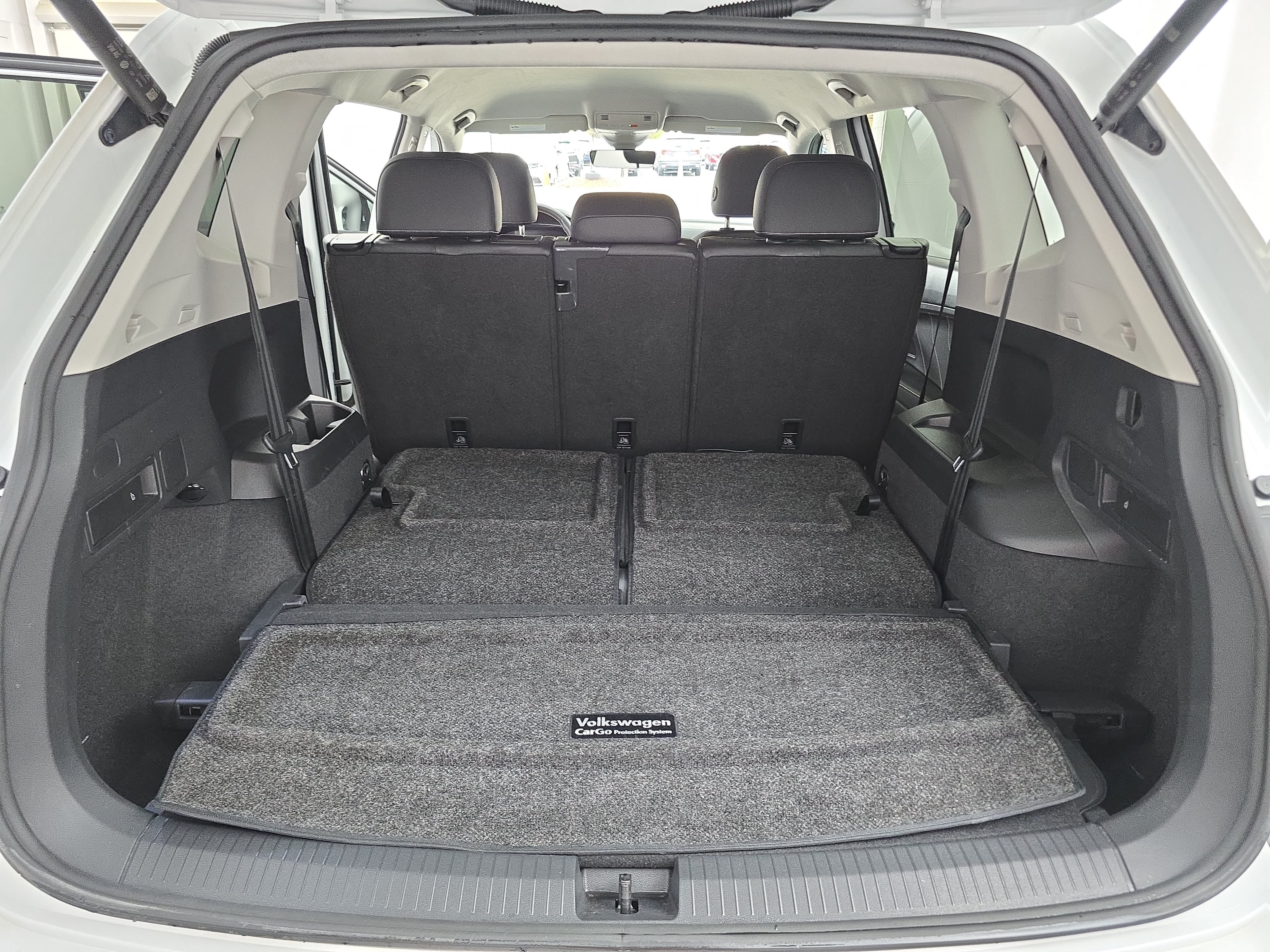 Used 2023 Volkswagen Tiguan SE FWD image 13