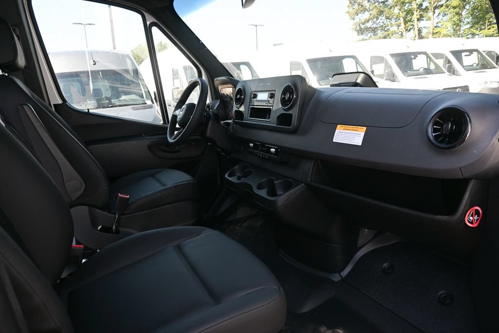 Used 2025 Mercedes-Benz Sprinter 2500 image 20