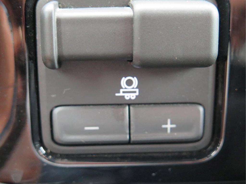 Used 2025 Chevrolet Silverado 2500 LT w/ Convenience Package AWD/4WD image 15
