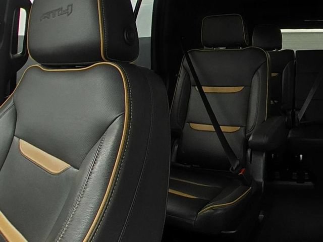 Used 2023 GMC Yukon AT4 w/ Technology Package AWD/4WD image 40