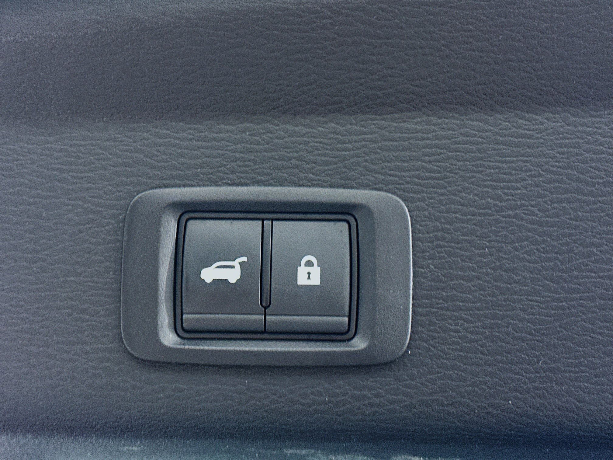 Used 2024 Mitsubishi Outlander SE image 30