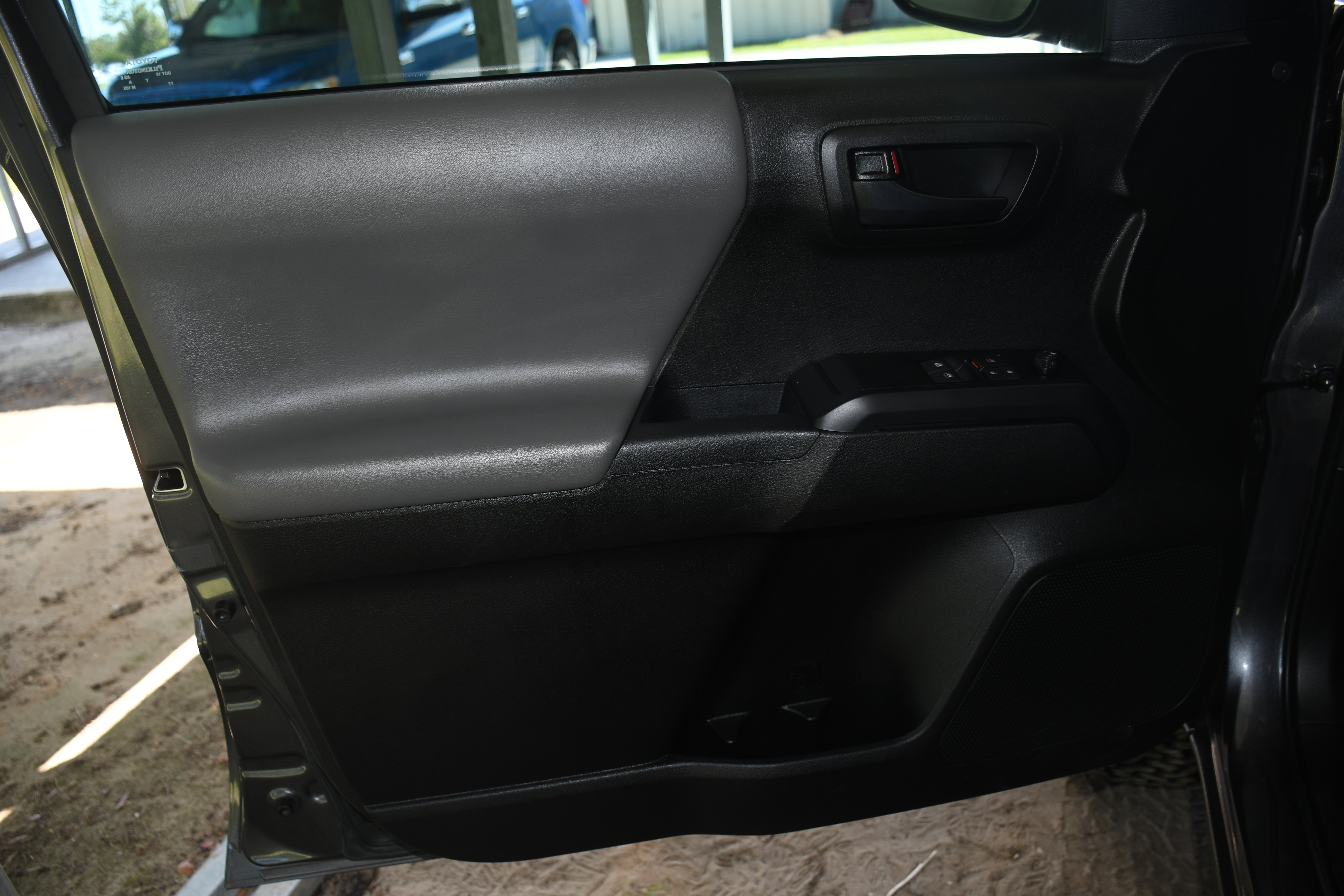 Used 2023 Toyota Tacoma SR image 9