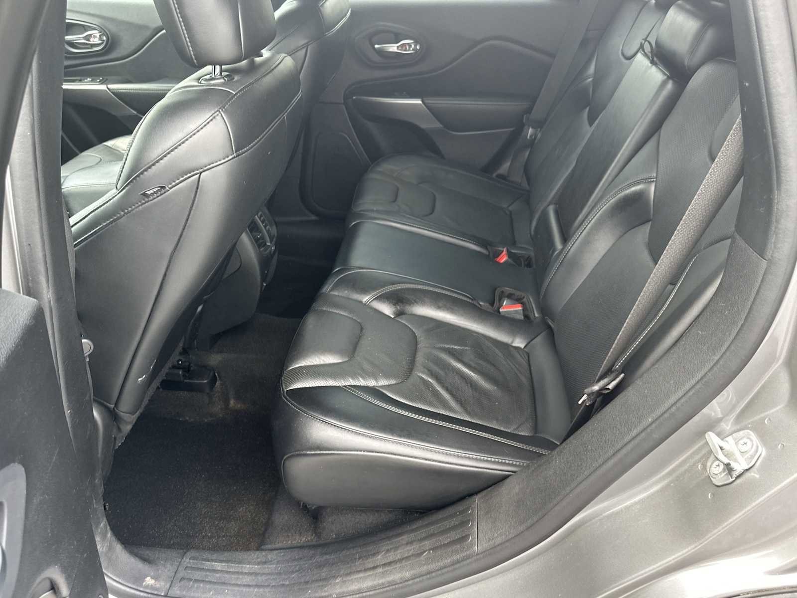 Used 2021 Jeep Cherokee Limited image 21