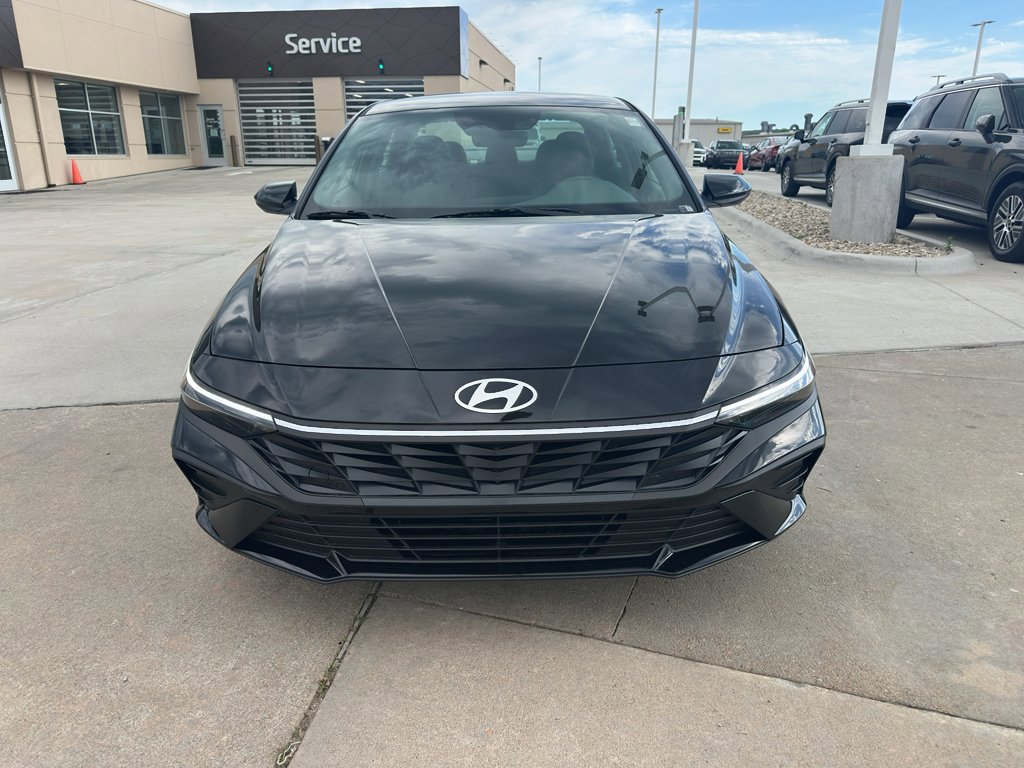 New 2026 Hyundai Elantra SE FWD image 8