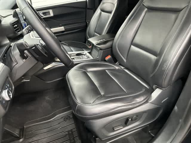 Used 2021 Ford Explorer XLT w/ Equipment Group 202A AWD/4WD image 10