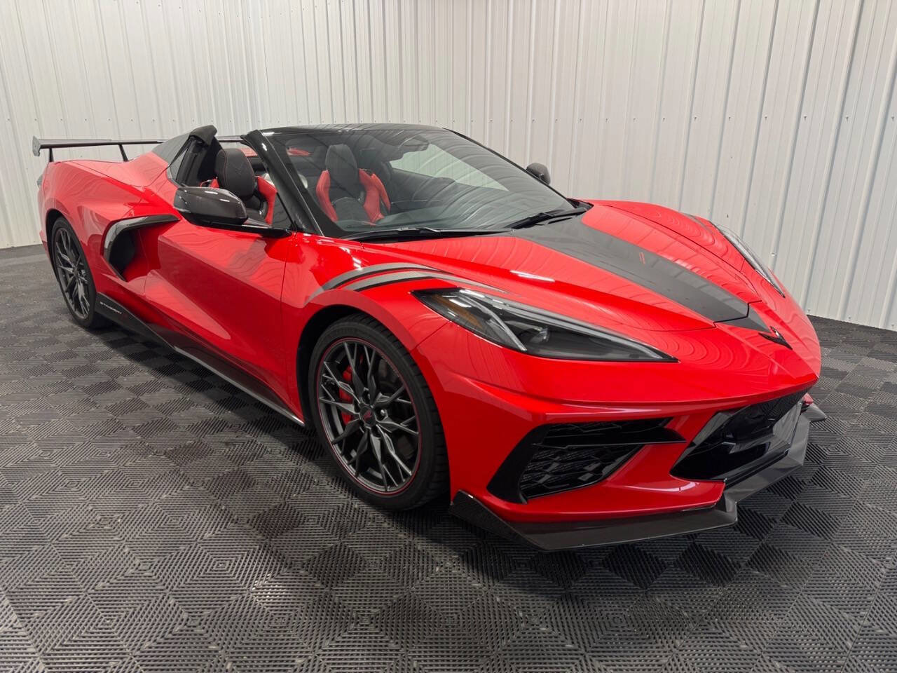 Used 2024 Chevrolet Corvette Stingray Premium Conv w/ Z51 Performance Package image 3