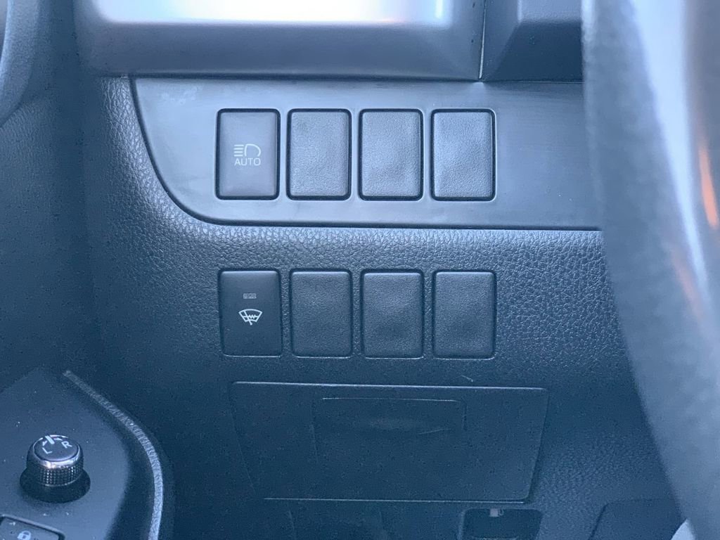 Used 2019 Toyota Highlander LE image 15
