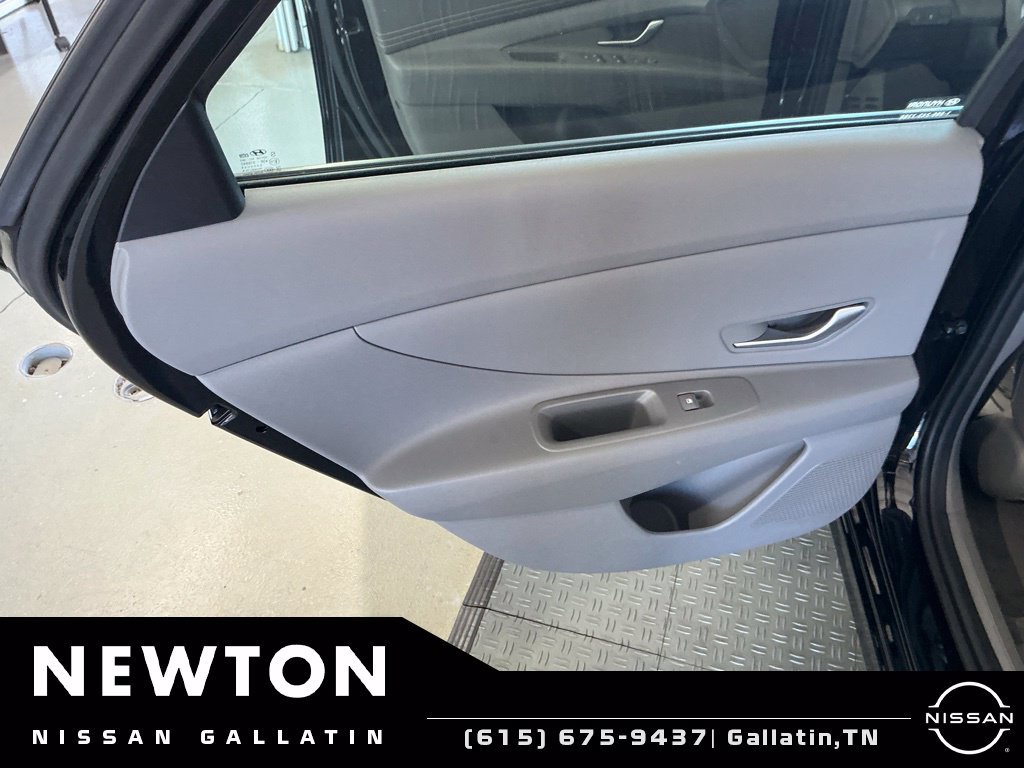 Used 2025 Hyundai Elantra Sport FWD image 33