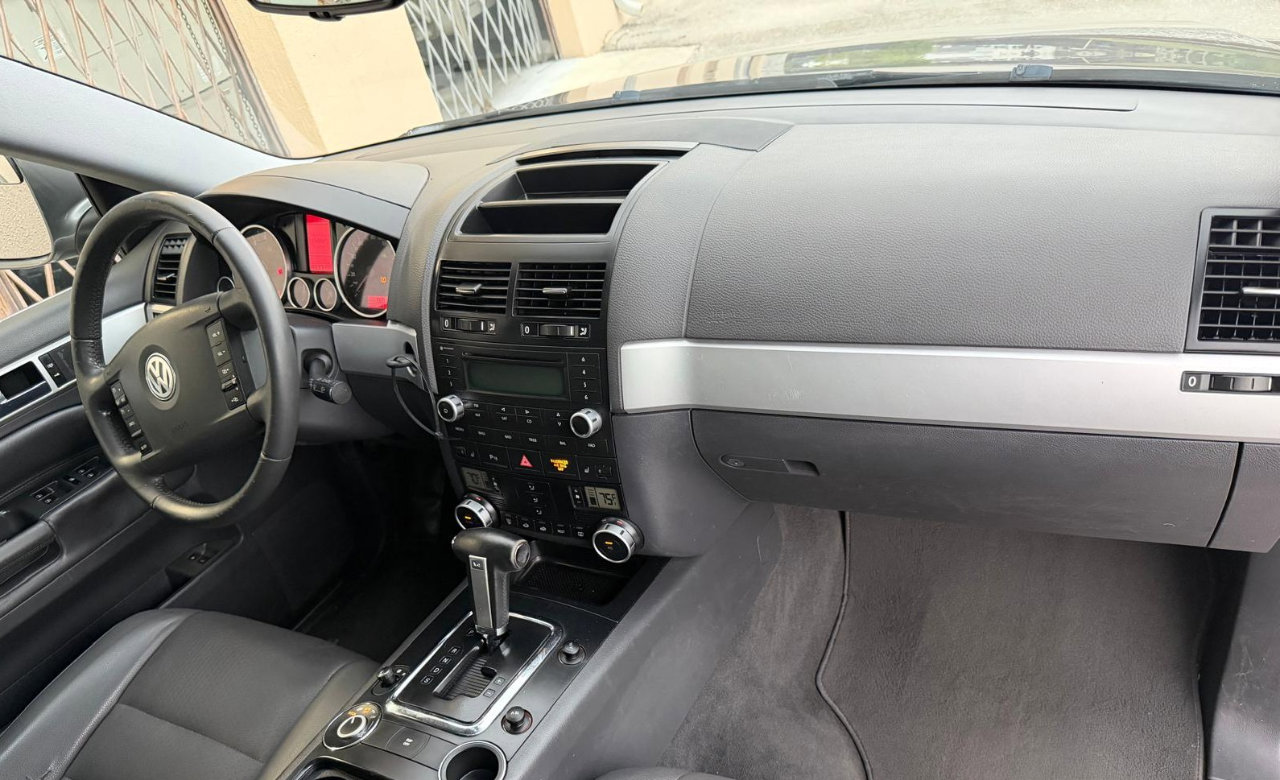 Used 2008 Volkswagen Touareg V6 image 16