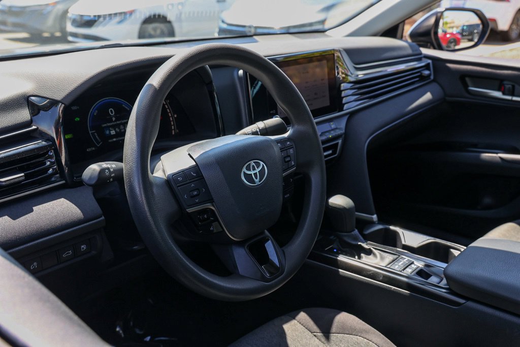 Used 2025 Toyota Camry LE FWD image 15