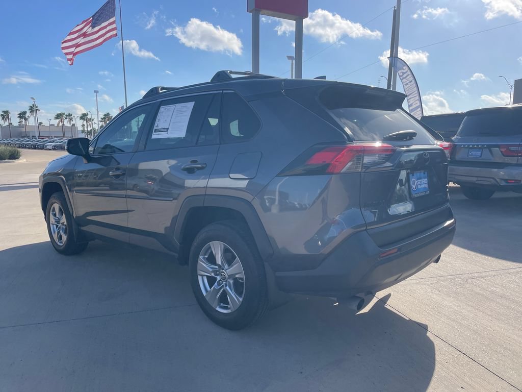 Used 2025 Toyota RAV4 XLE AWD/4WD image 3