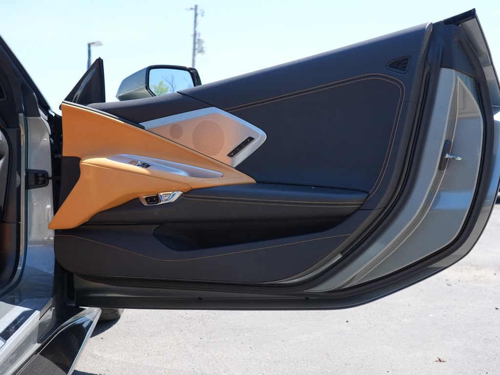 Used 2022 Chevrolet Corvette Stingray Preferred Cpe w/ Z51 Performance Package RWD image 16