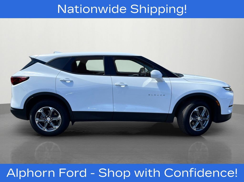 Used 2023 Chevrolet Blazer LT AWD/4WD image 2