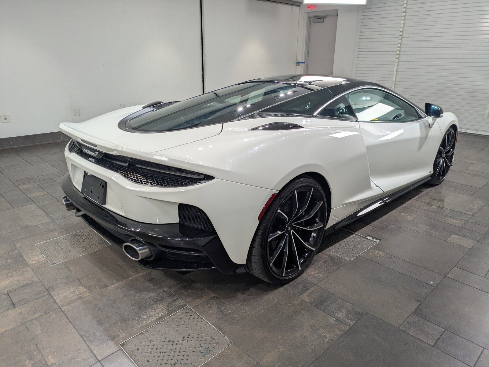 New 2025 McLaren GTS RWD image 21