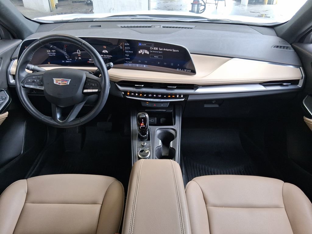 Used 2024 Cadillac XT4 Luxury w/ LPO, Floor Liner Package FWD image 9