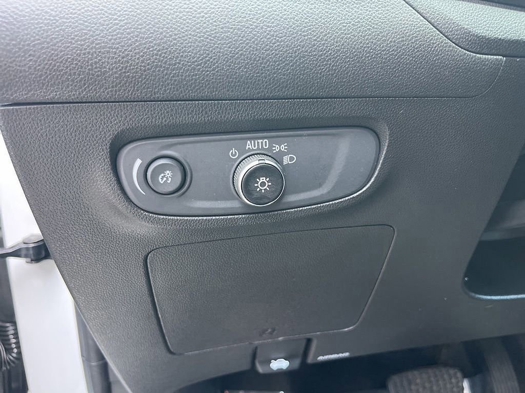 Used 2024 Buick Encore GX Sport Touring FWD image 28