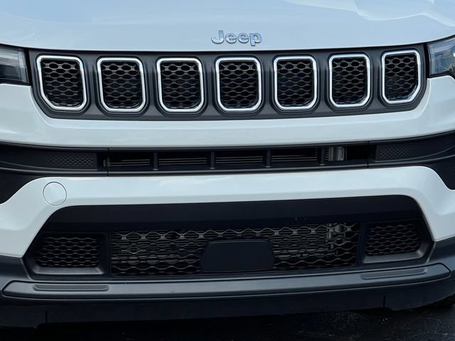 Used 2023 Jeep Compass Latitude w/ Sun and Sound Group AWD/4WD image 42