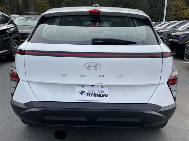 Certified 2025 Hyundai Kona SE image 6