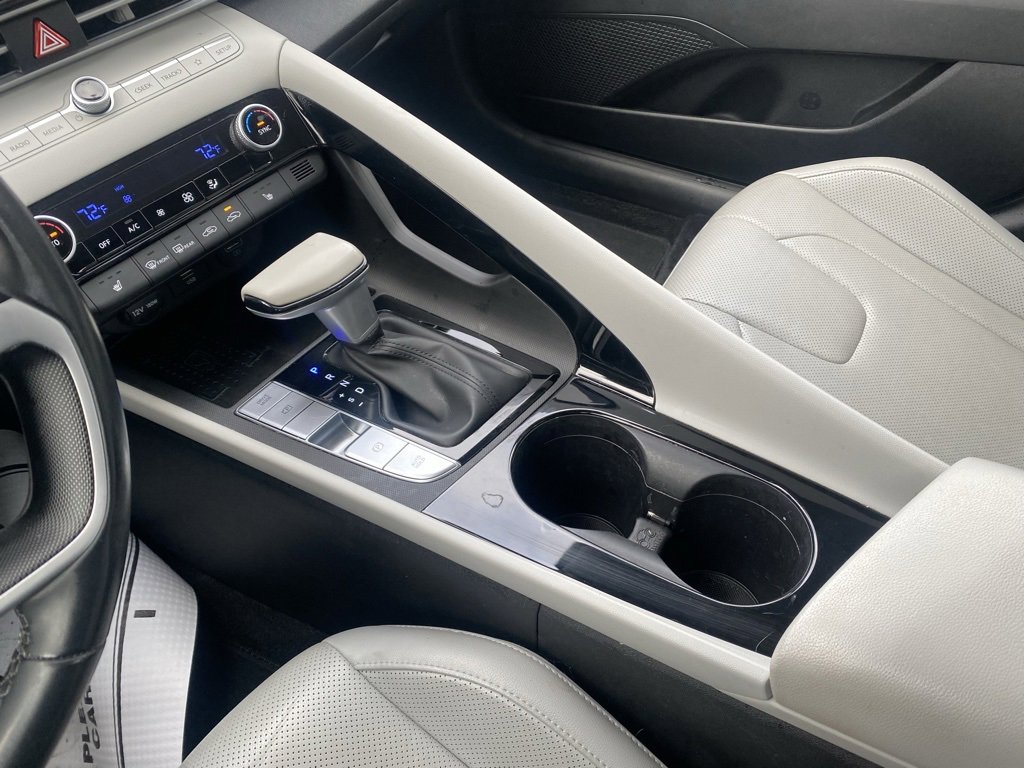 Used 2022 Hyundai Elantra Limited image 23