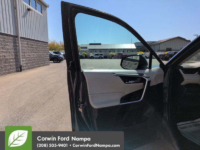 Used 2019 Toyota RAV4 XLE w/ Convenience Package AWD/4WD image 10