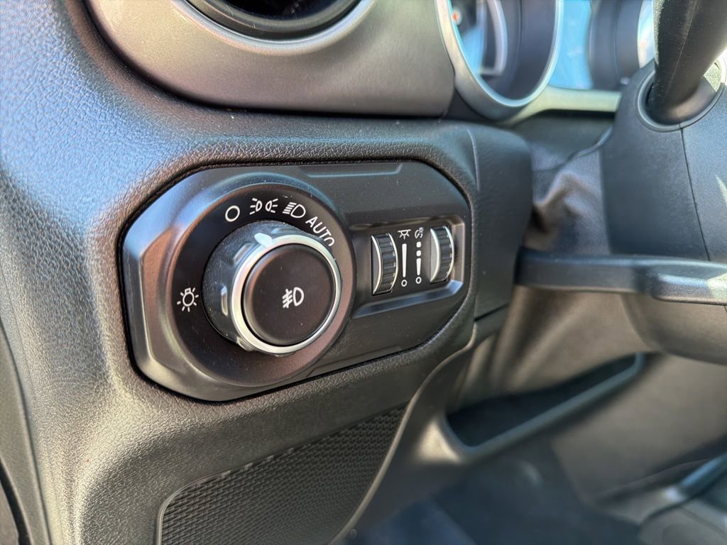 Used 2018 Jeep Wrangler Unlimited Sport S image 40