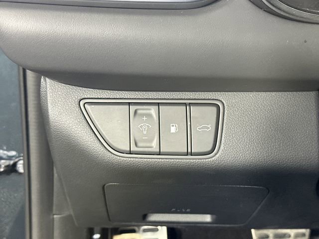 Used 2023 Genesis G70 2.0T w/ Sport Prestige Package image 19