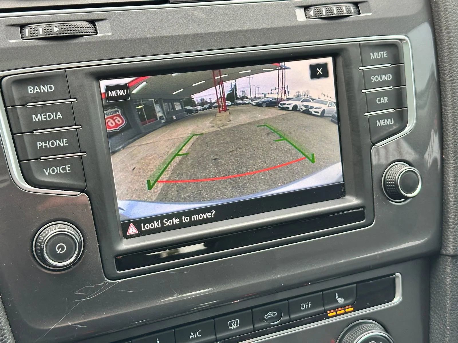 Used 2017 Volkswagen Golf Alltrack SE image 16