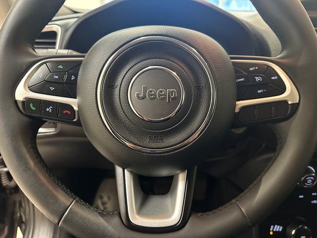 Used 2018 Jeep Renegade Latitude AWD/4WD image 9