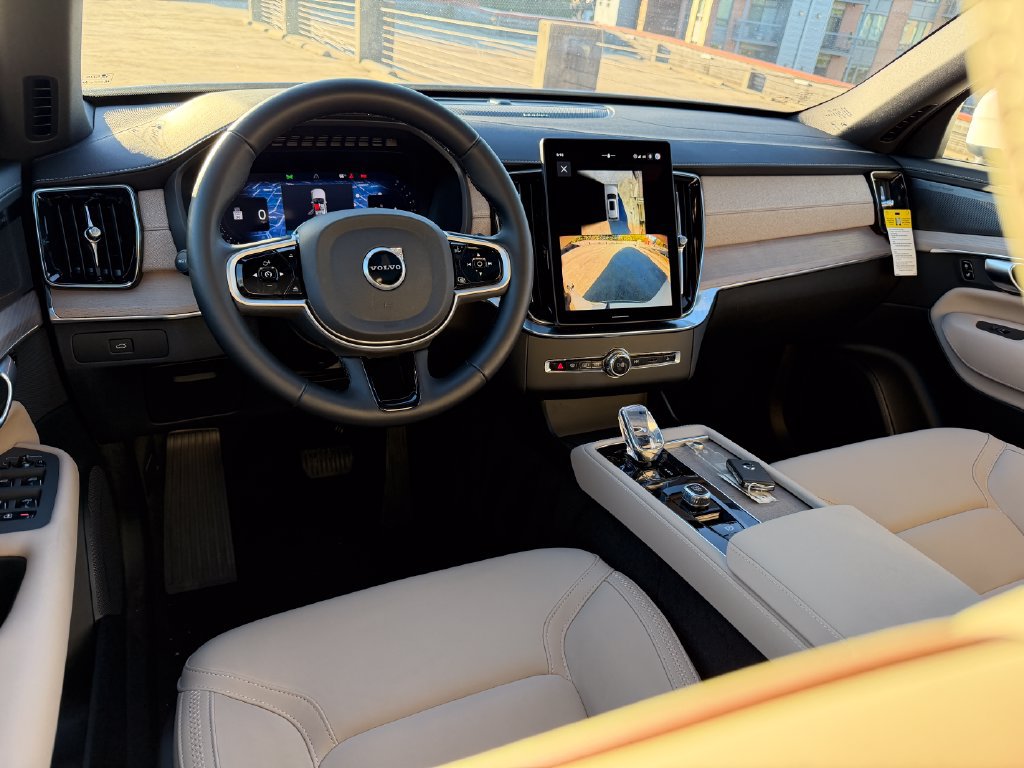 Certified 2026 Volvo XC90 B6 Plus w/ Protection Package Premier AWD/4WD image 16