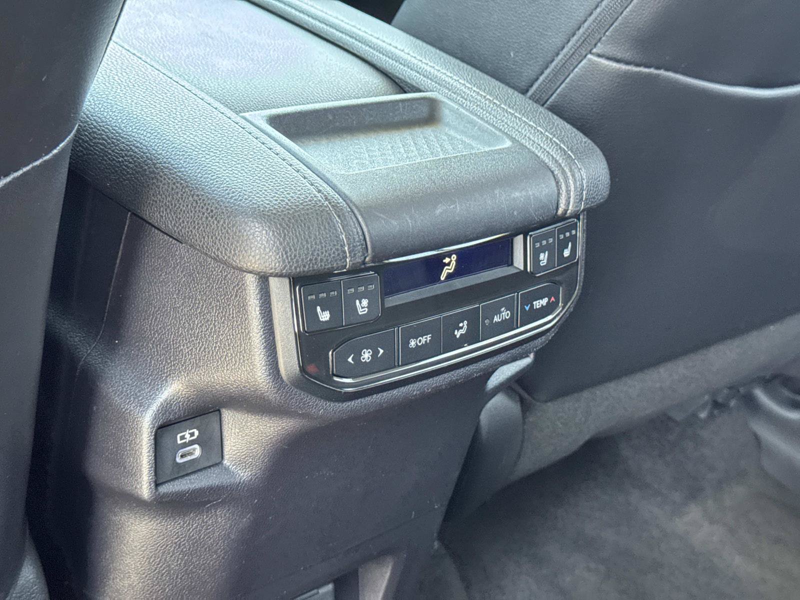 Used 2024 Toyota Grand Highlander AWD image 26