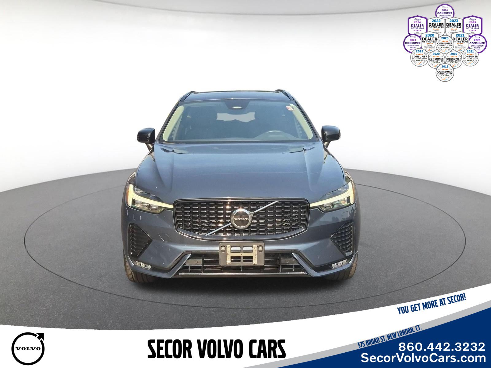 Used 2024 Volvo XC60 B5 Core w/ Climate Package AWD/4WD image 2
