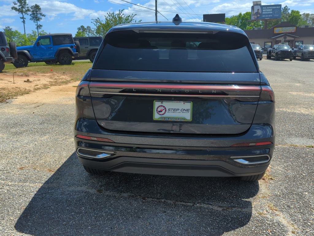 Used 2024 Lincoln Nautilus Premier image 6