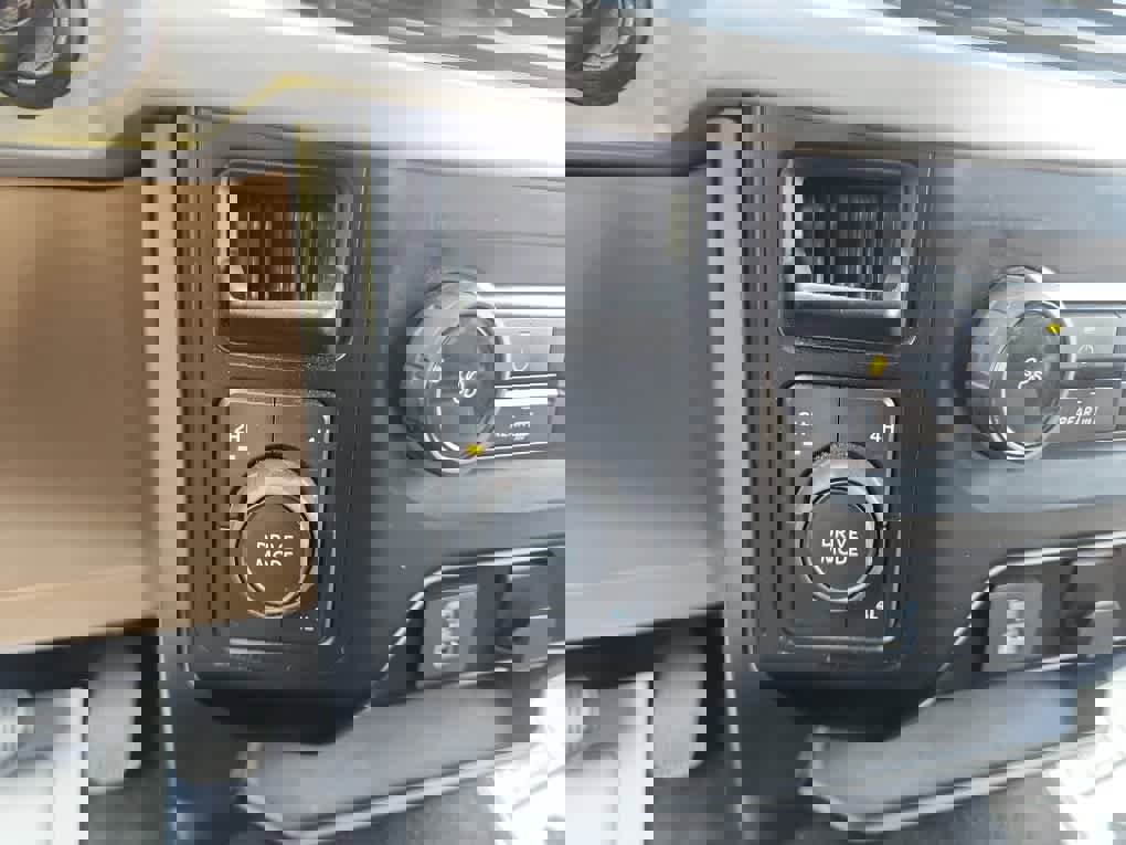 Used 2023 Ford F150 XLT image 24