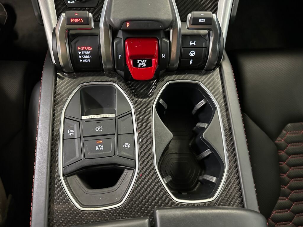 Used 2020 Lamborghini Urus image 17