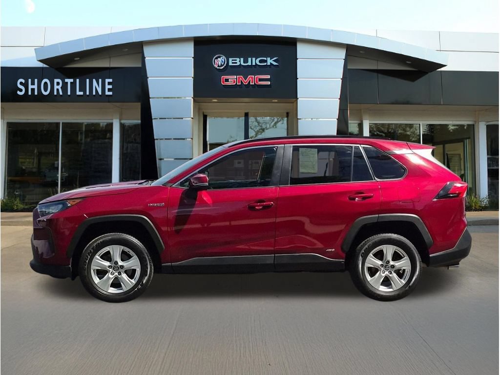 Used 2021 Toyota RAV4 LE AWD/4WD image 6