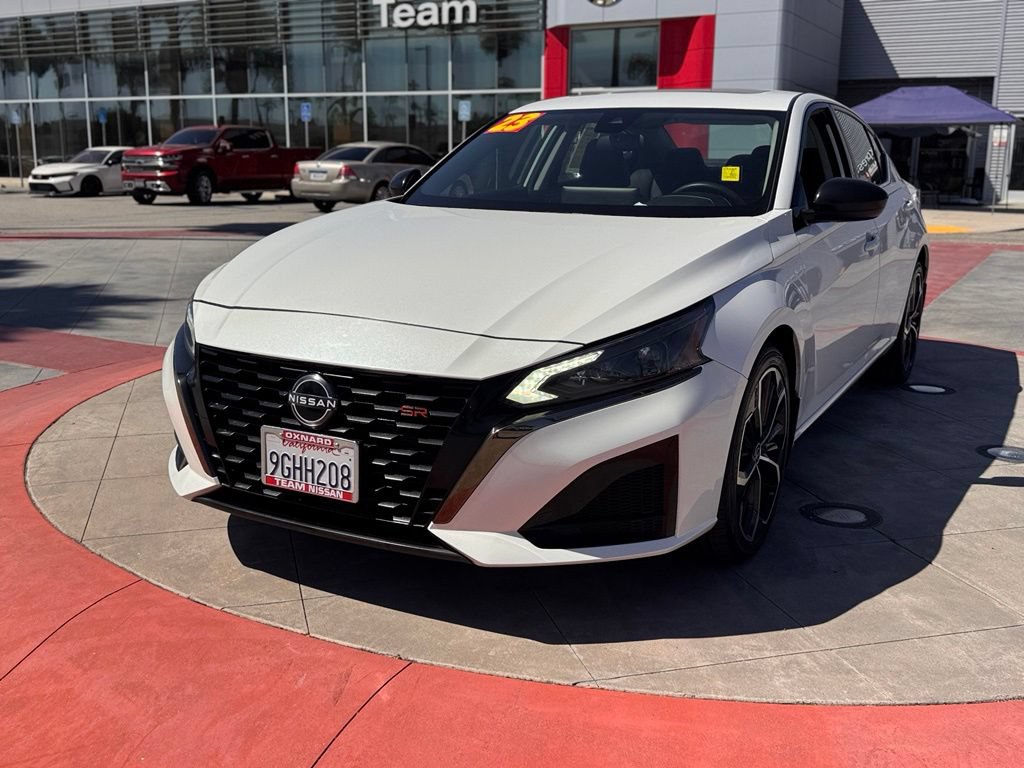 Certified 2023 Nissan Altima 2.5 SR w/ SR Premium Package AWD/4WD image 4