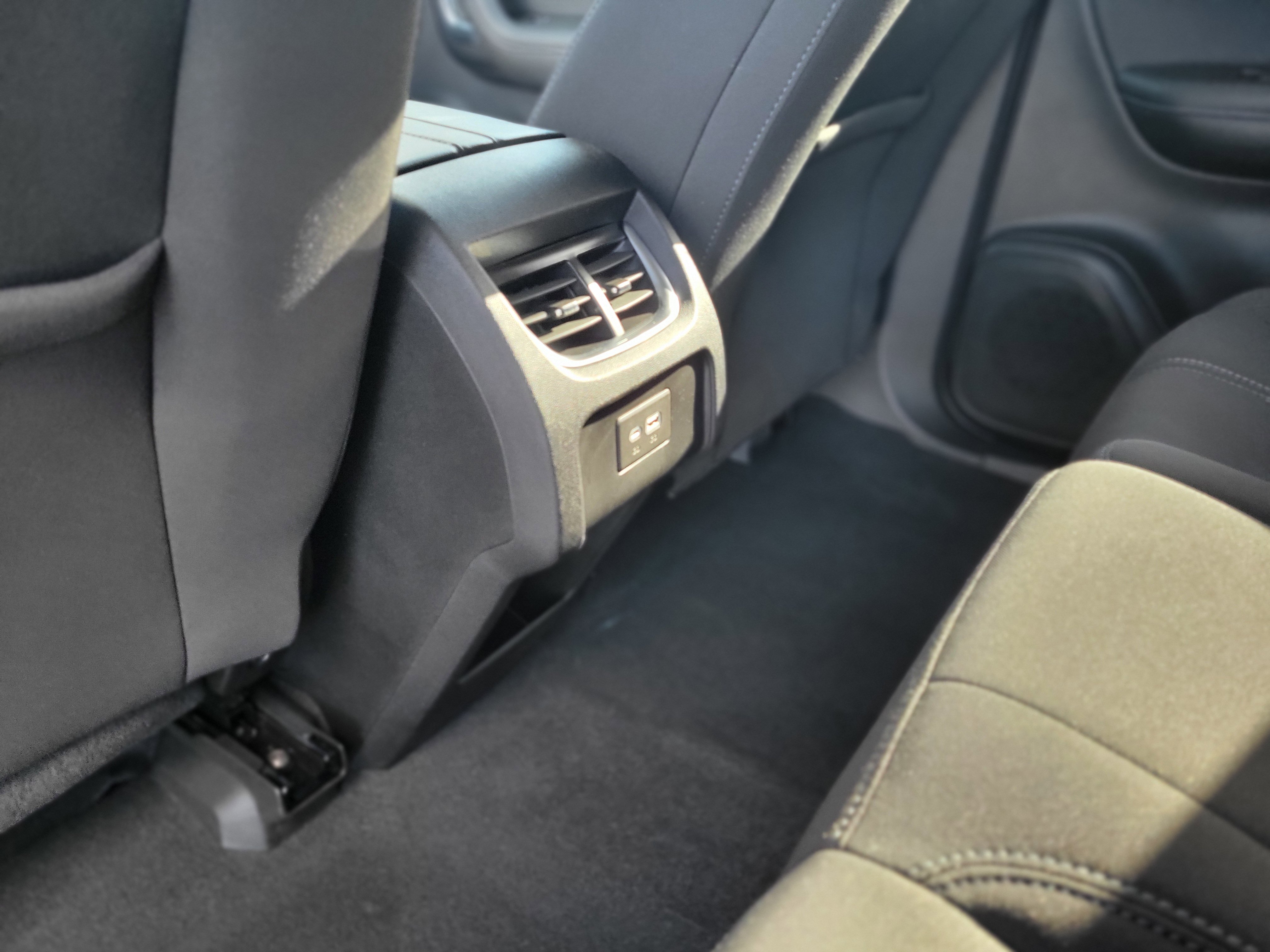 Certified 2022 Chevrolet Blazer LT w/ Midnight/Sport Edition image 32