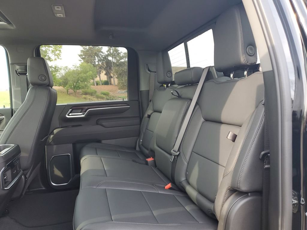 New 2025 GMC Sierra 2500 SLT w/ SLT Premium Package image 27