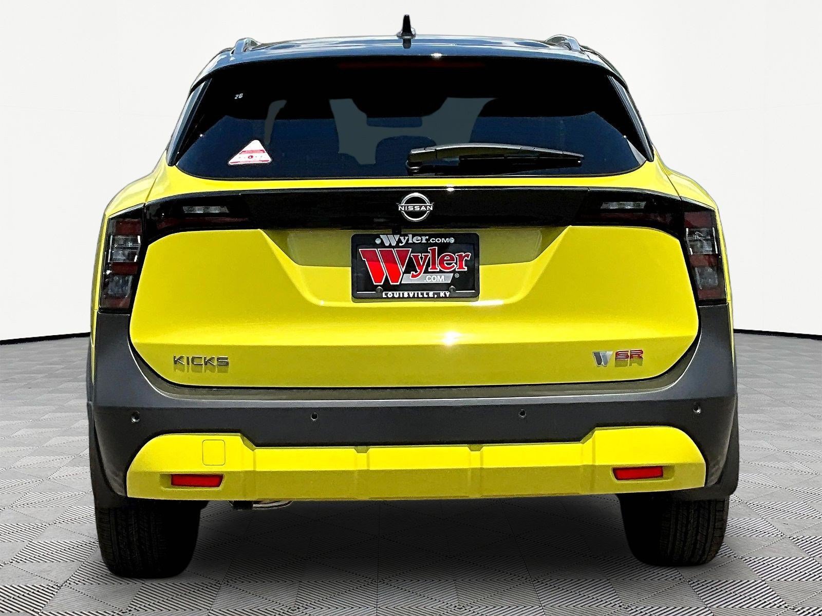 New 2026 Nissan Kicks SR w/ SR Premium Package FWD image 5