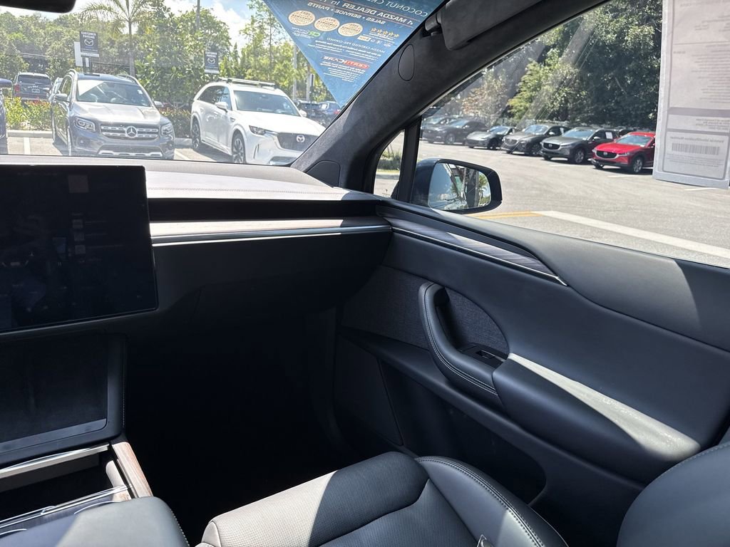 Used 2024 Tesla Model X image 16