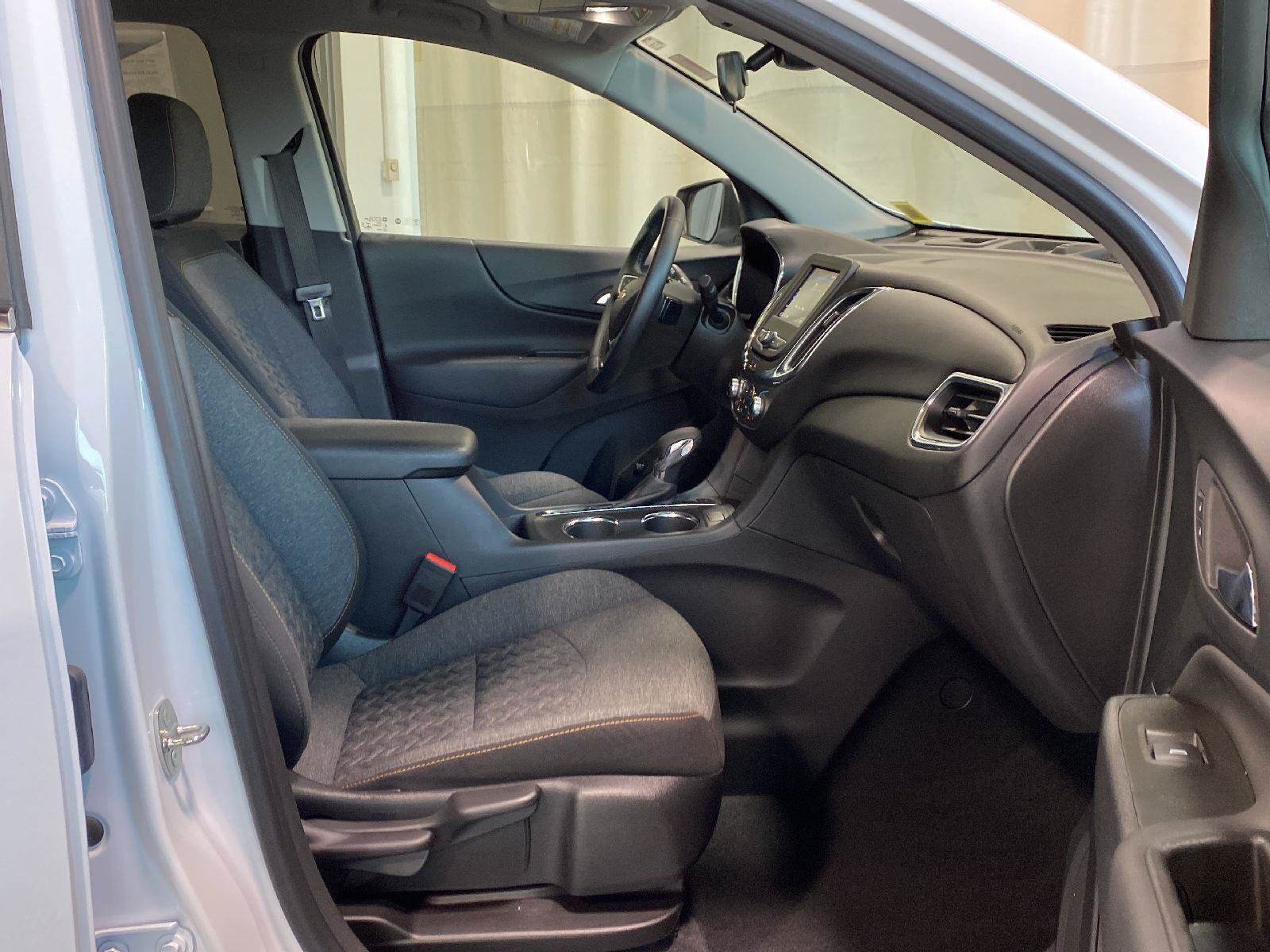 Used 2023 Chevrolet Equinox LT AWD/4WD image 11