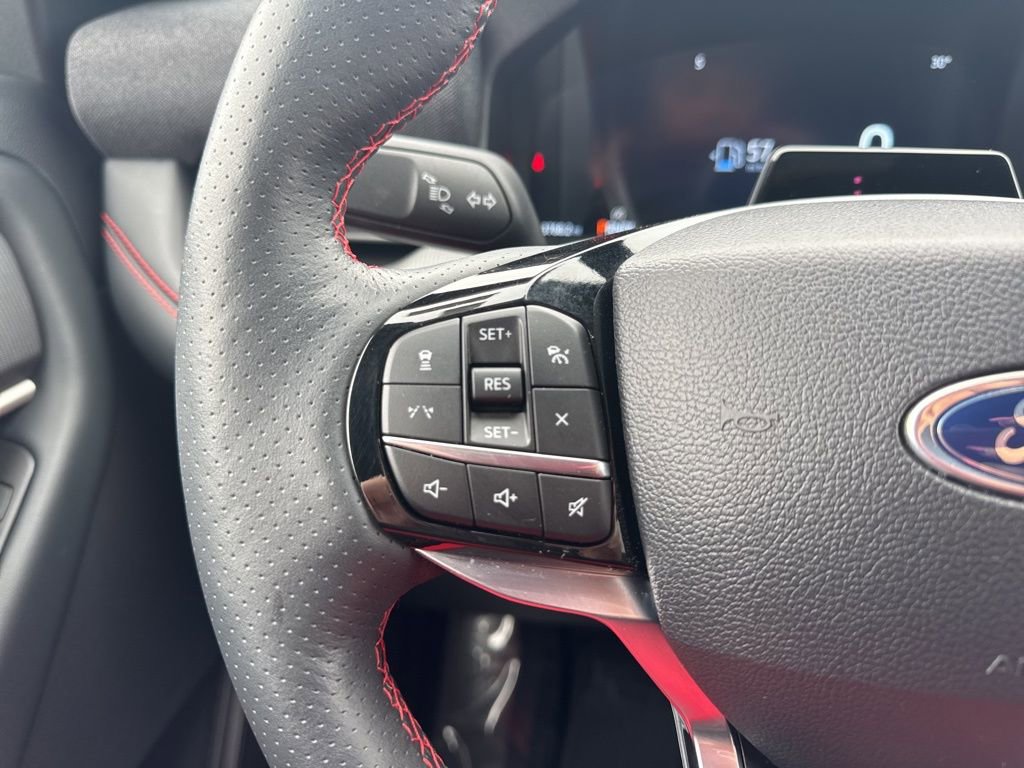 Used 2025 Ford Explorer ST-Line w/ ST-Line Street Pack image 6