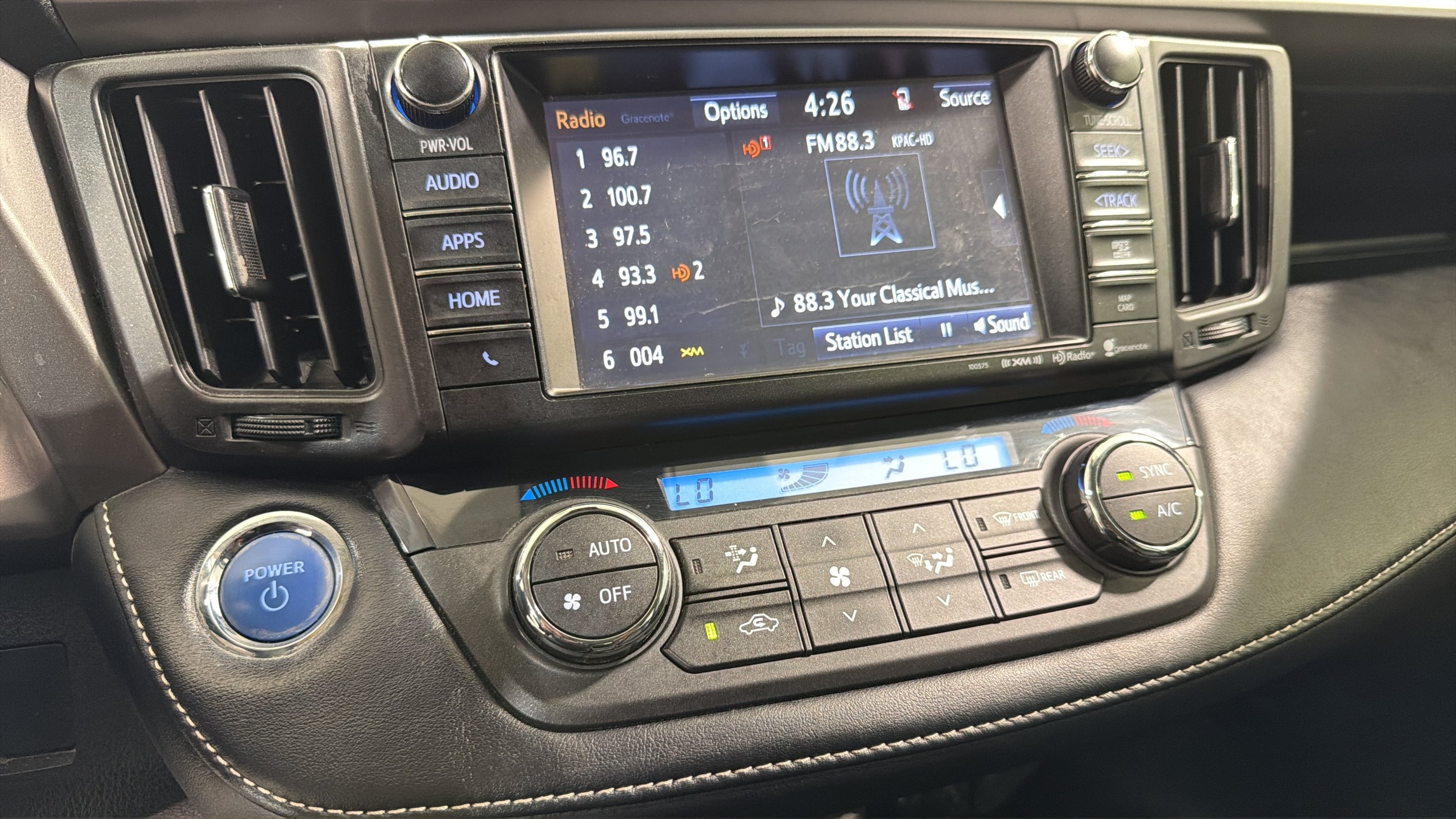 Used 2018 Toyota RAV4 Limited AWD/4WD image 17