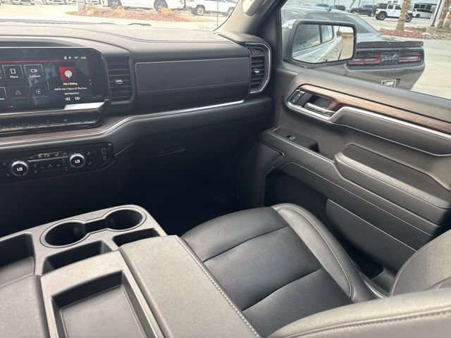 Used 2025 GMC Sierra 1500 SLT AWD/4WD image 16